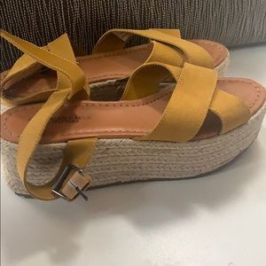 American Eagle Yellow Platform Sandal